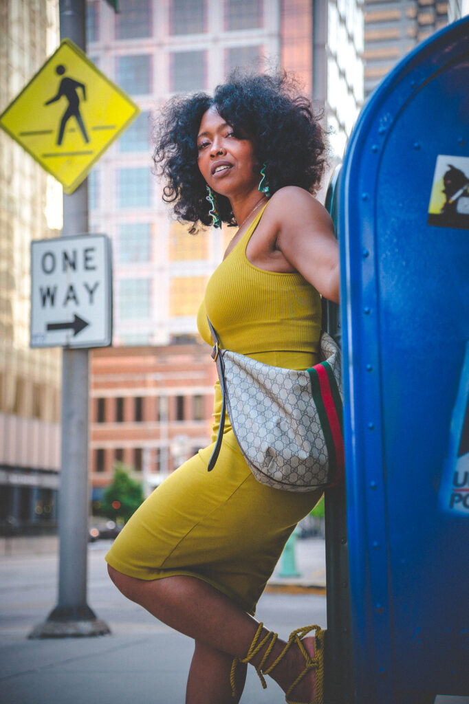 SWEENEE STYLE, SUMMER BASICS, EASY SUMMER OUTFIT IDEAS, HOW TO WEAR A CROP TOP, HOW TO WEAR NATURAL HAIR, BLACK GIRLS WHO BLOG, INDIANAPOLIS FASHION BLOG, INDIANA STYLE BLOG, THAT GURL, HOW TO WEAR A KNEE LENGTH SKIRT