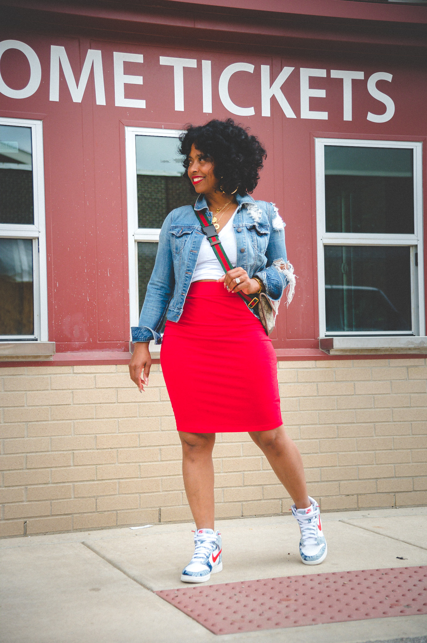 HBCU HOMECOMING OUTFIT IDEA USING
ITEMS YOU HAVE IN YOUR CLOSET,
COLLEGIATE STYLE INSPO, CASUAL
HOMECOMING OUTFITS, DELTA SIGMA
THETA OUTFIT IDEA, SPELMAN COLLEGE.
HOWARD UNIVERSITY, SPORTY GIRL
AESTHETIC, WHAT TO WEAR TO HBCU HOMECOMING, HOW TO WEAR LEGGINGS TO HOMECOMING, GAME DAY OUTFIT, HBCU FASHION
