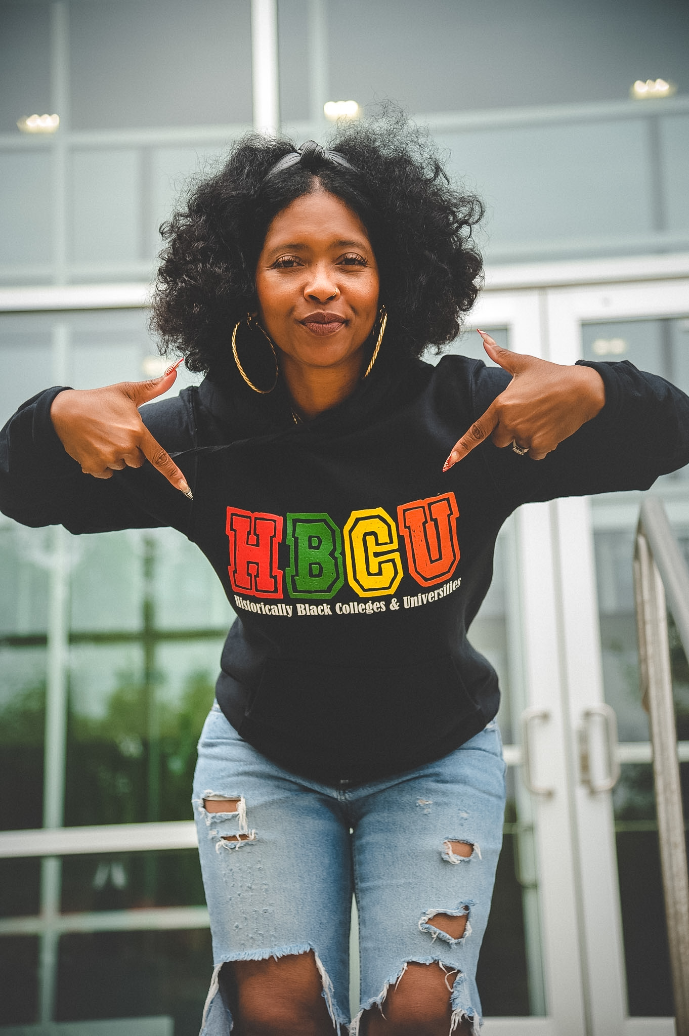 HBCU HOMECOMING OUTFIT IDEA USING ITEMS YOU HAVE IN YOUR CLOSET-CASUAL HOMECOMING OUTFITS, HBCU HOODIE, HBCU ALUMNI 