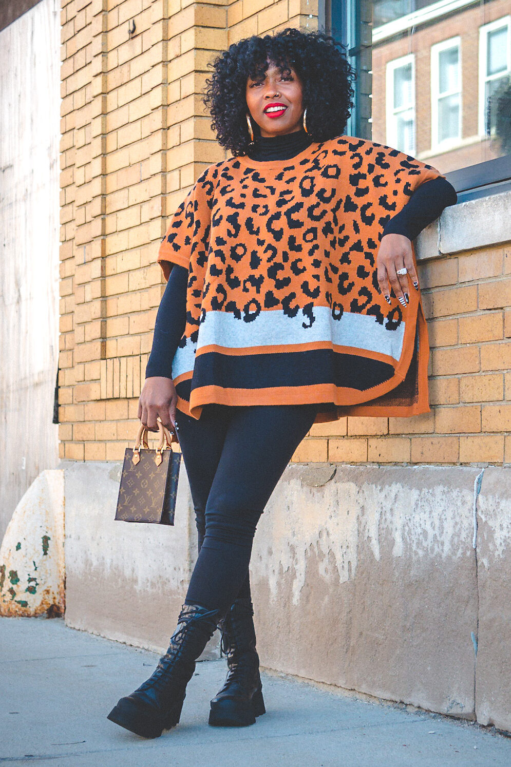 SWEENEE STYLE, INDIANAPOLIS FASHION BLOG, HOW TO WEAR LEOPARD, HOW TO WEAR LEGGINGS, BLACK GIRLS WHO BLOG, HOW TO WEAR BLACK LEGGINGS, NATURAL HAIR, HOW TO WEAR A WASH AND GO