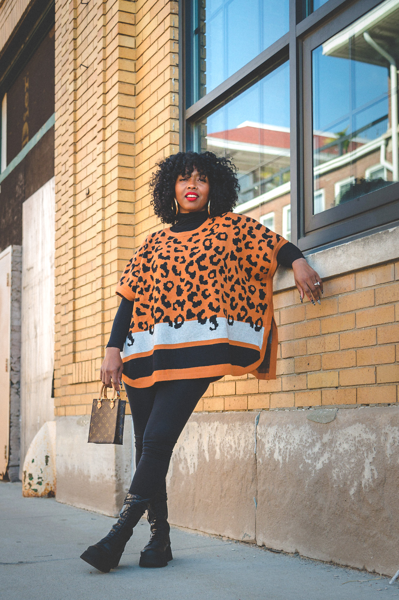 SWEENEE STYLE, INDIANAPOLIS FASHION BLOG, HOW TO WEAR LEOPARD, HOW TO WEAR LEGGINGS, BLACK GIRLS WHO BLOG, HOW TO WEAR BLACK LEGGINGS, NATURAL HAIR, HOW TO WEAR A WASH AND GO