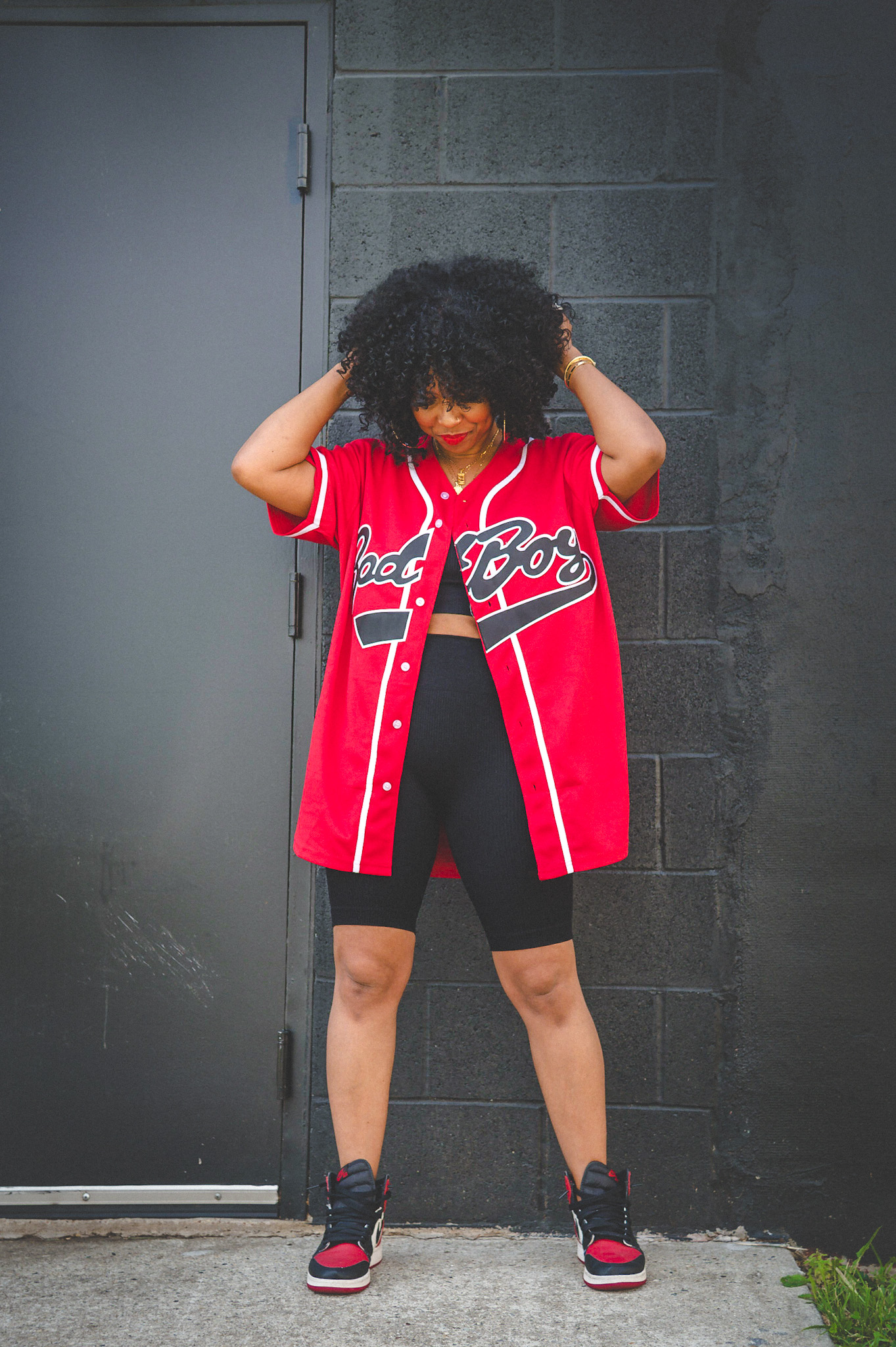 SWEENEE STYLE, STYLE INFLUENCER,5 RELAXING WEEKEND OUTFIT IDEAS, HOW TO STYLE FOR SUMMER, SUMMER OUTFIT IDEAS, HOW TO WEAR A JERSEY, BAD BOY JERSEY, BIGGIE JERSEY, AMAZON FASHION